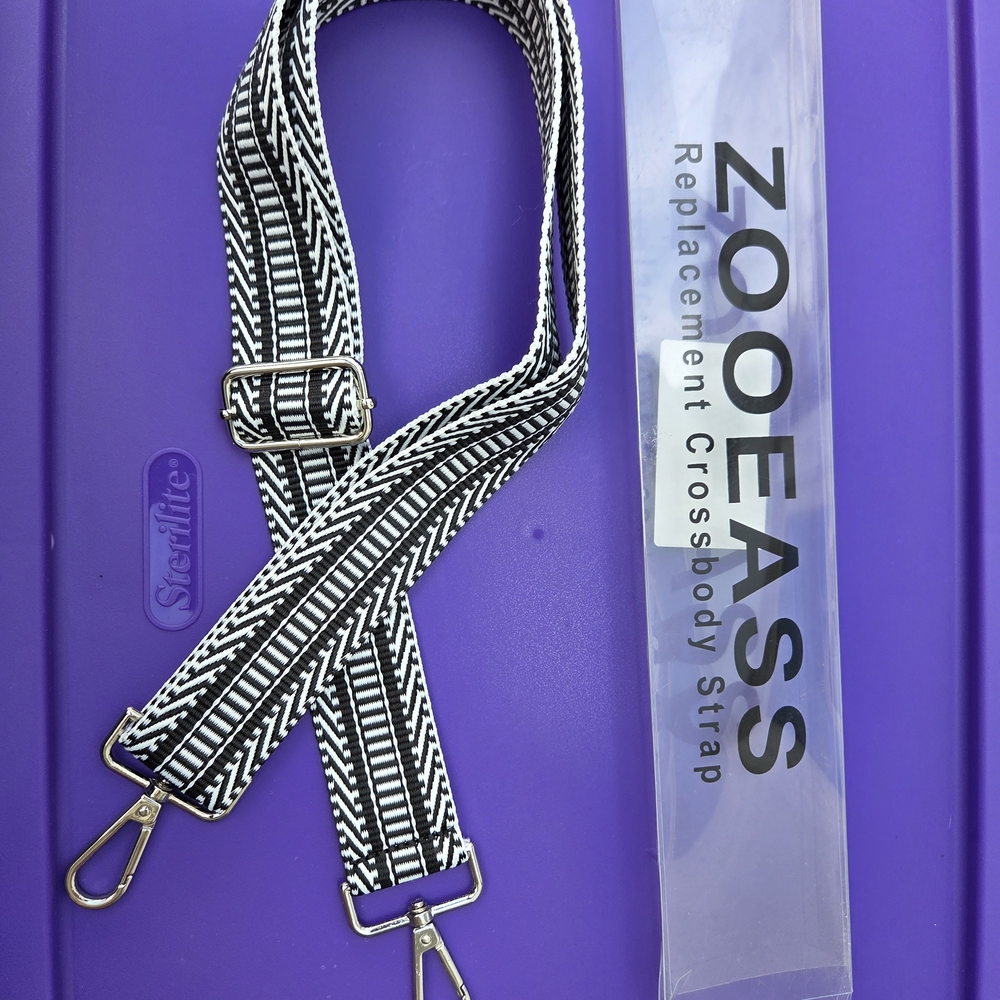 Black and White Patterned Bag Strap - image 5